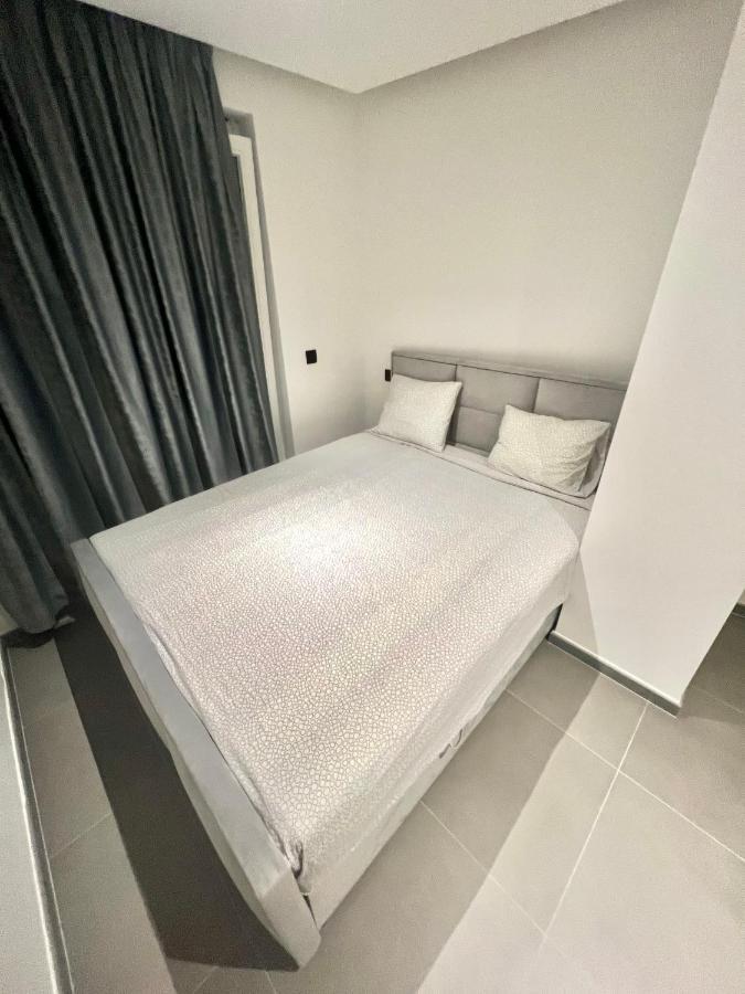 Luxury Brand New Apartment ブリュッセル エクステリア 写真