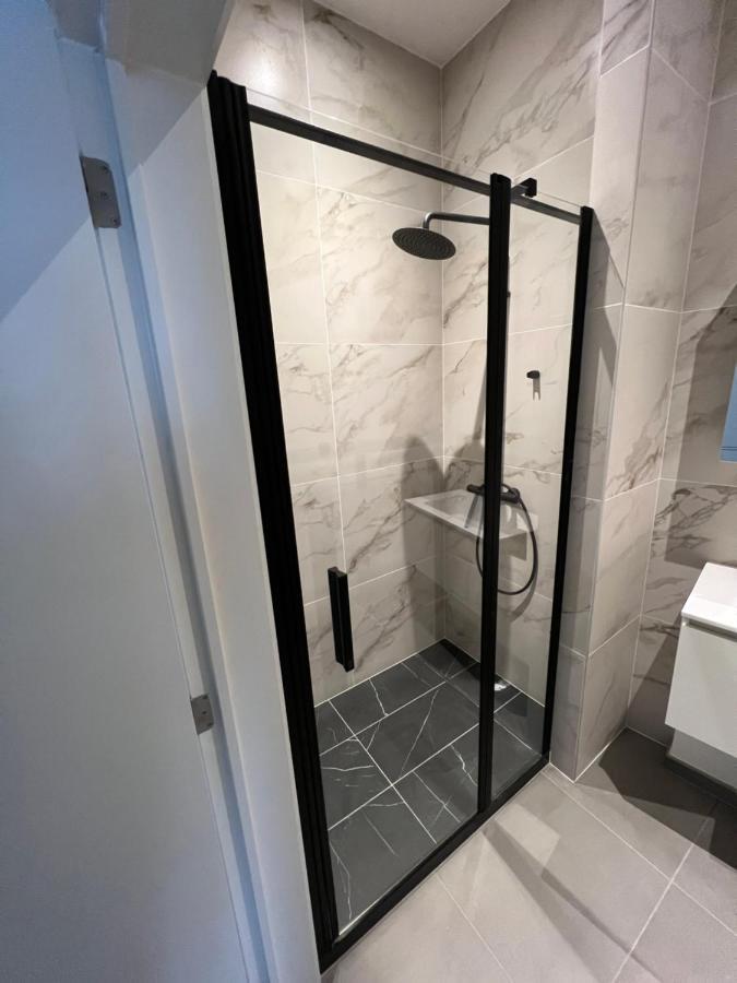 Luxury Brand New Apartment ブリュッセル エクステリア 写真